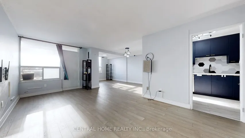 5  Shady Golfway  N/A, Toronto C11, ON M3C 3A4