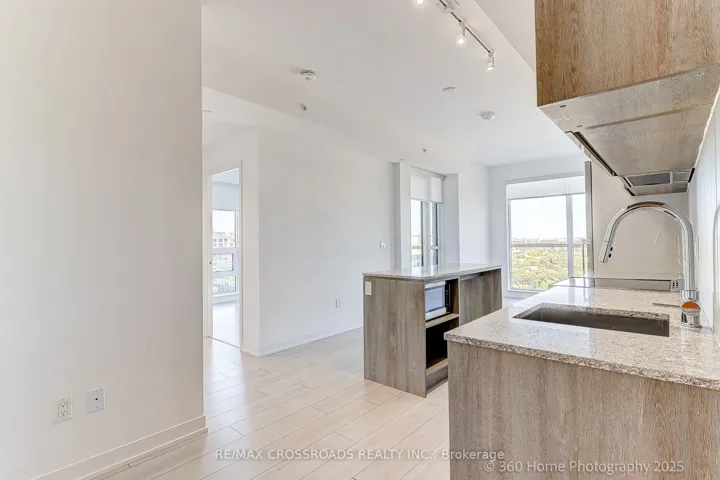 31  Tippett  Road, Toronto C06, ON M3H 0C8