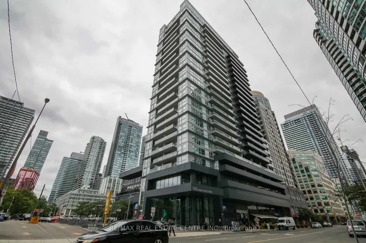 352  Front W Street, Toronto C01, ON M5V 1B5