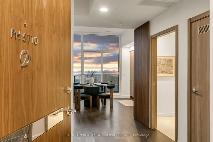 38  Widmer  Street, Toronto C01, ON M5V 2E9