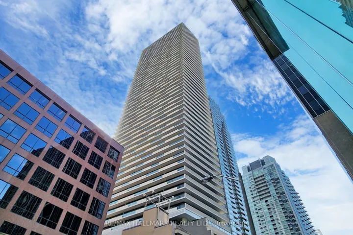 2221  Yonge  Street, Toronto C10, ON M4S 2B4