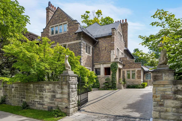 5  Thornwood  Road, Toronto C09, ON M4W 2R8