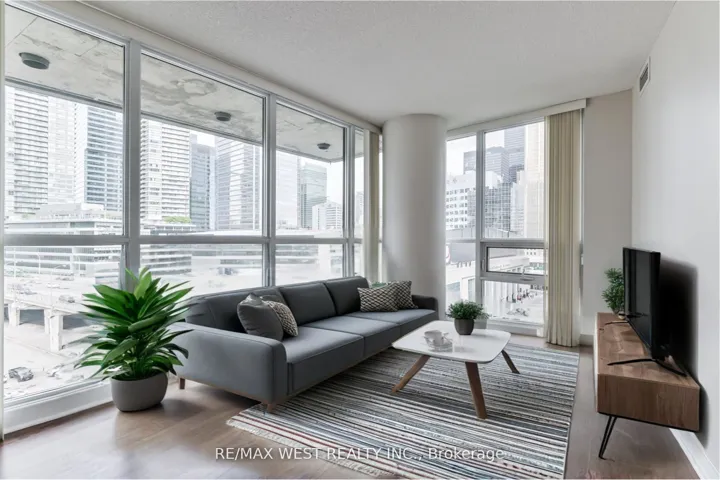 33  Bay  Street, Toronto C01, ON M5J 2Z3
