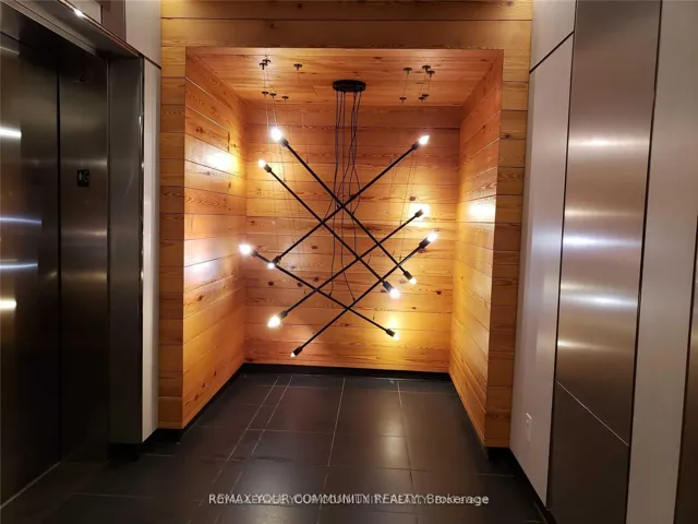 21  Widmer  Street, Toronto C01, ON M5V 0B8