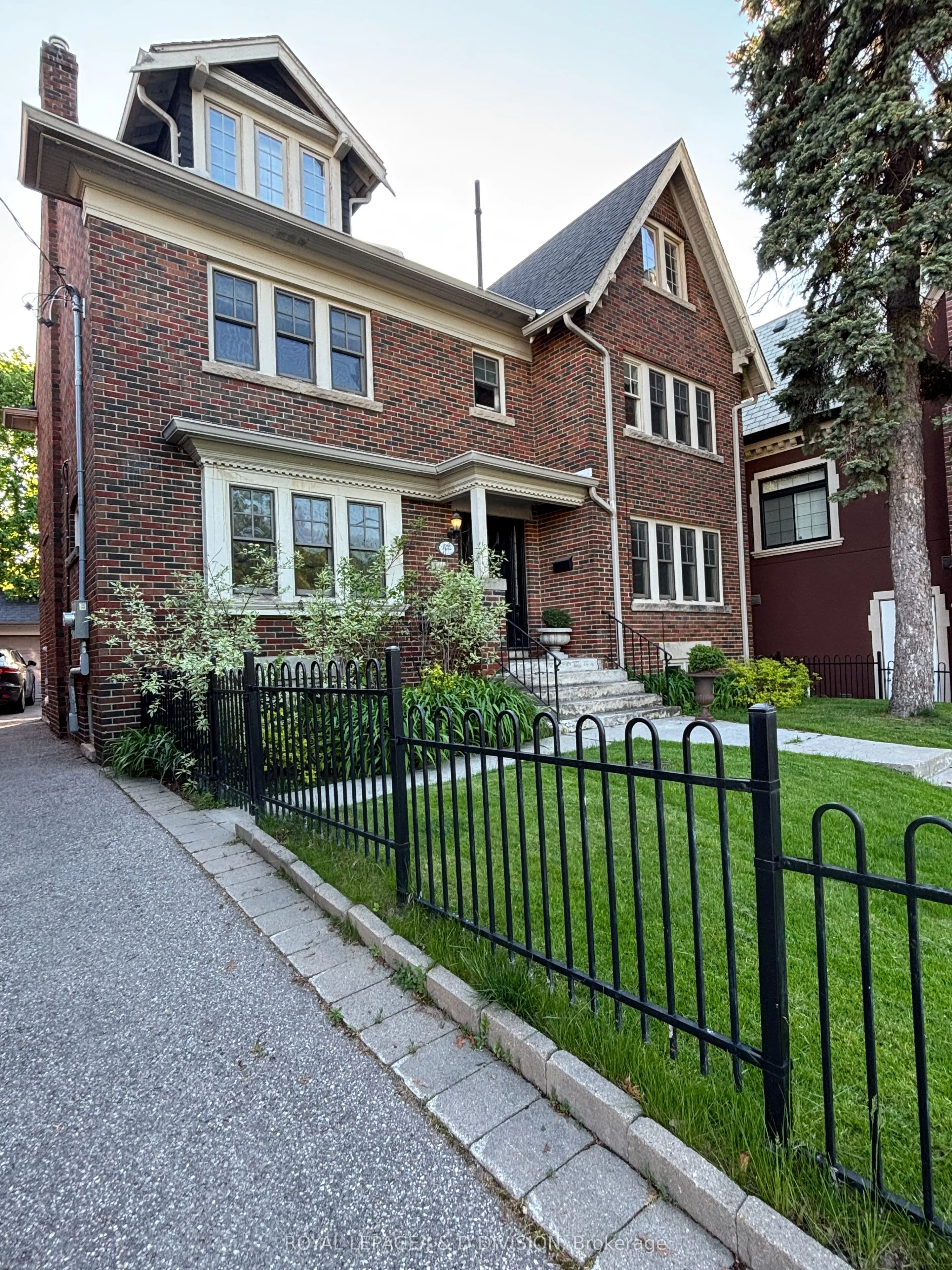 Detached Home For Lease | C12763058