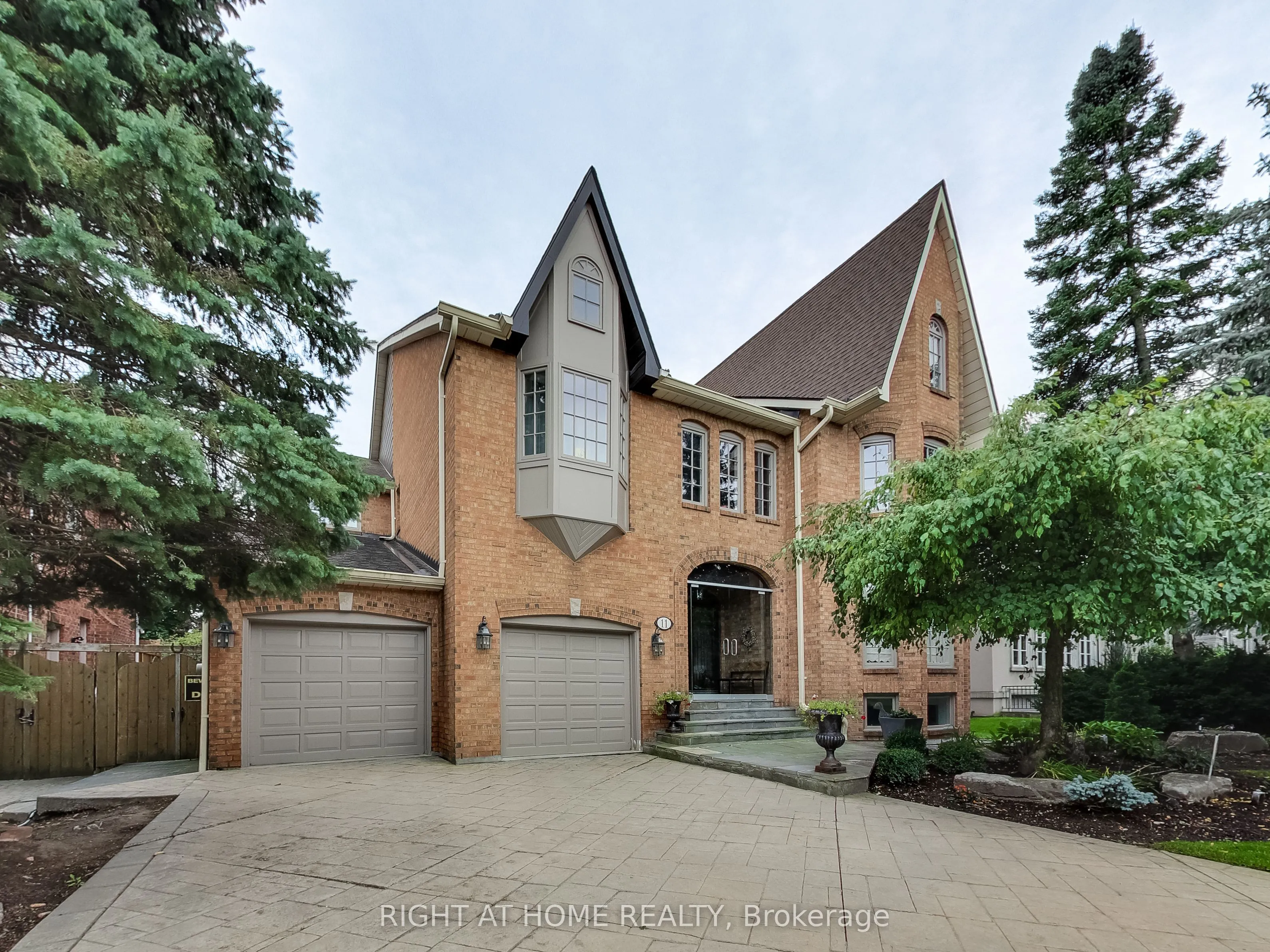 Detached Home For Lease | C12807284