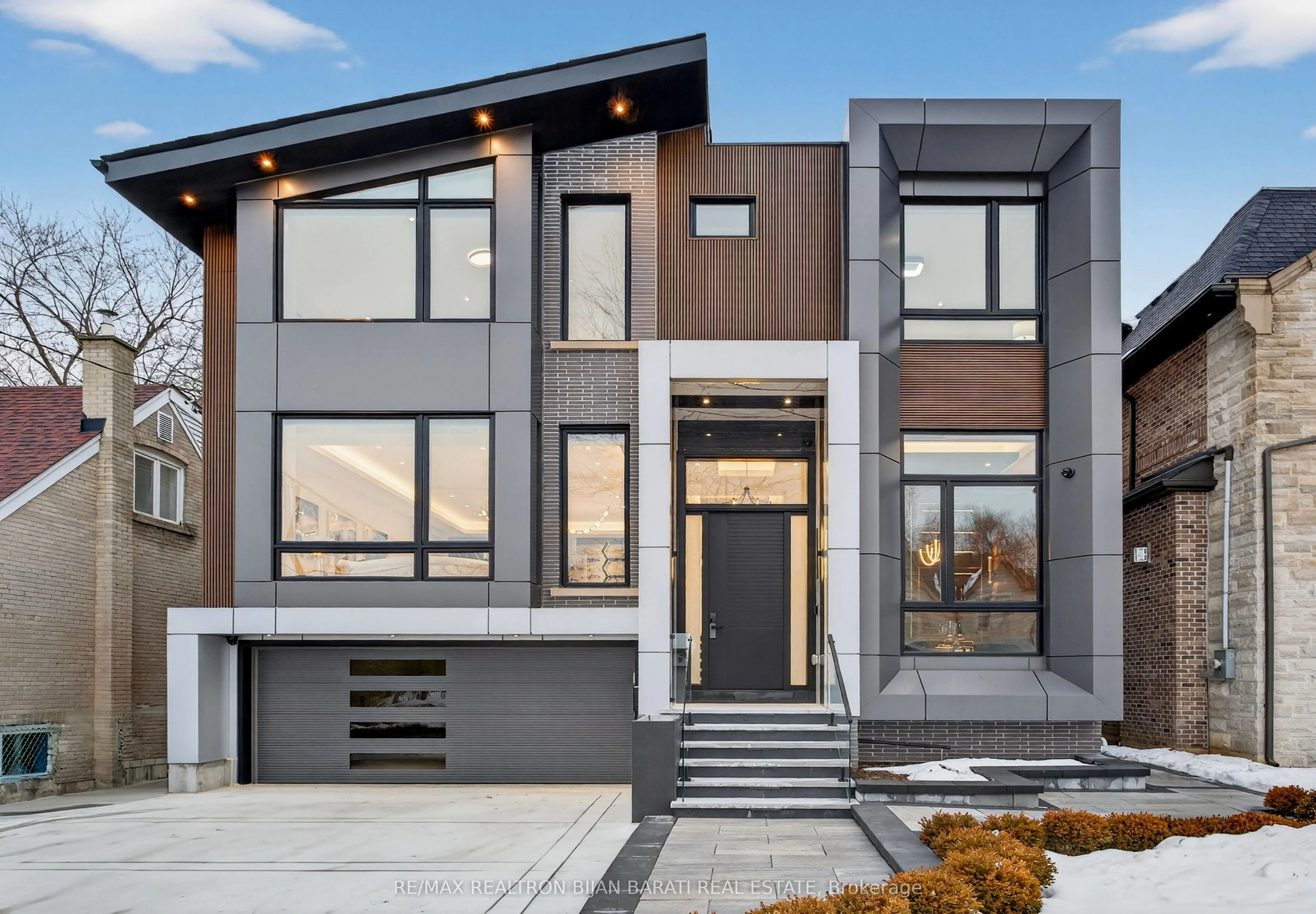Detached Home For Sale | C12812712