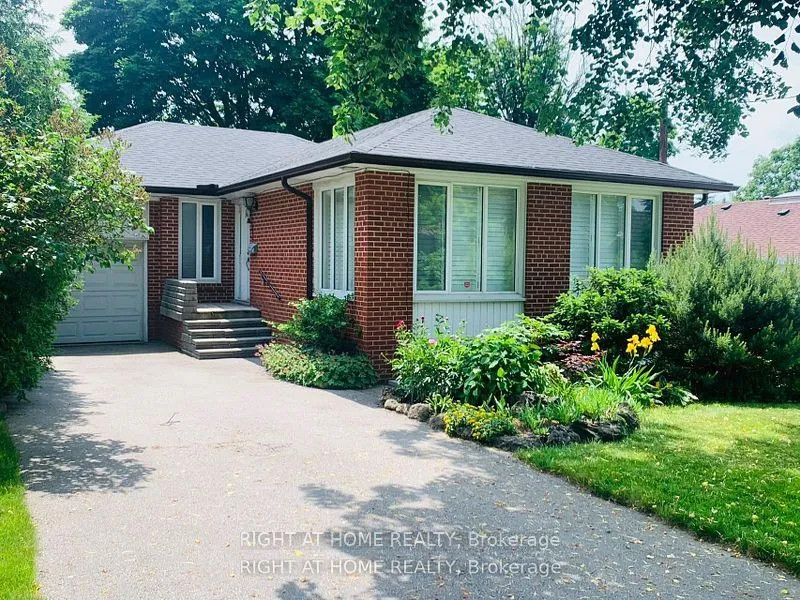 Detached Home For Lease | C12829286