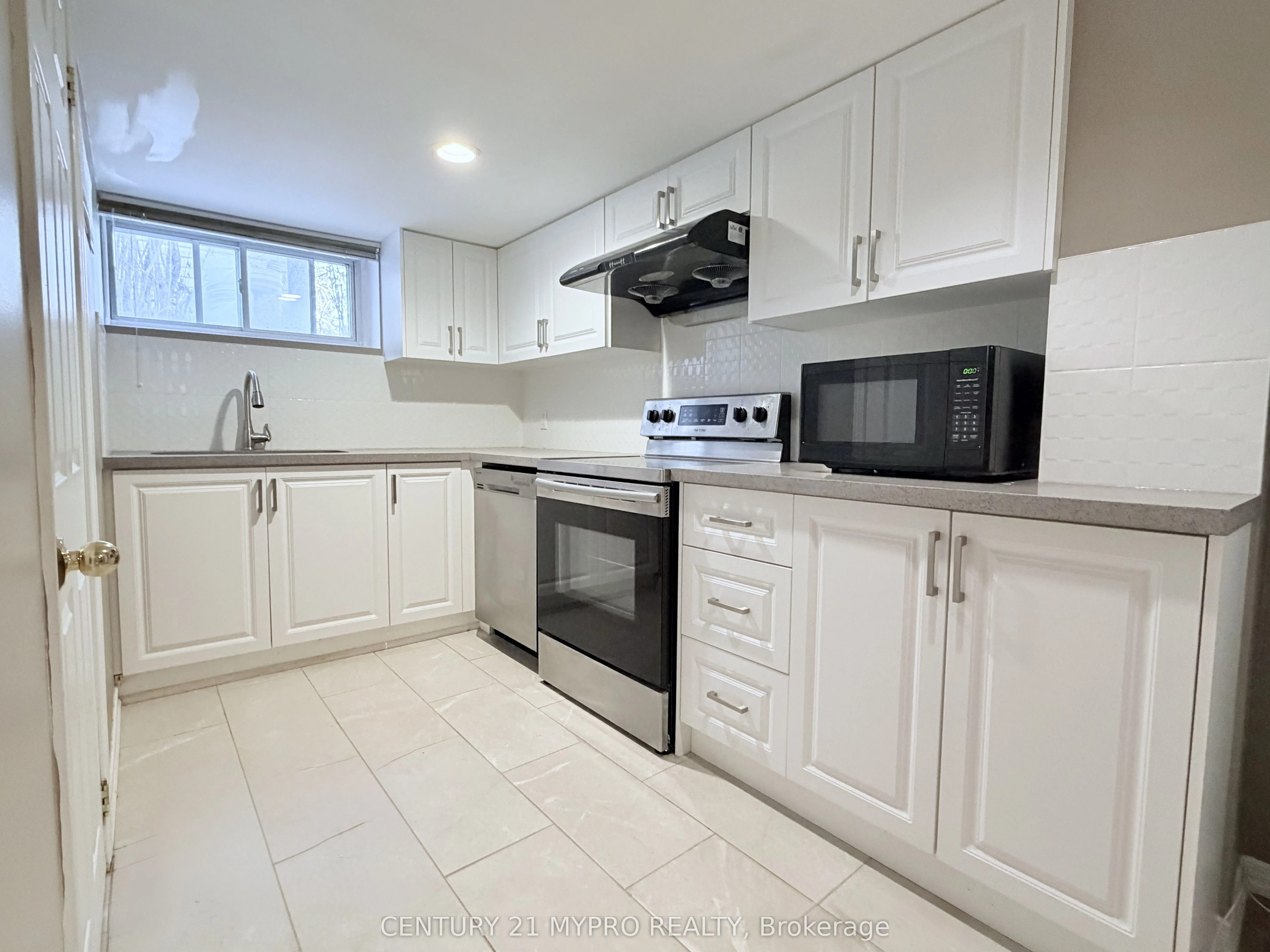 Detached Home For Lease | C12849314