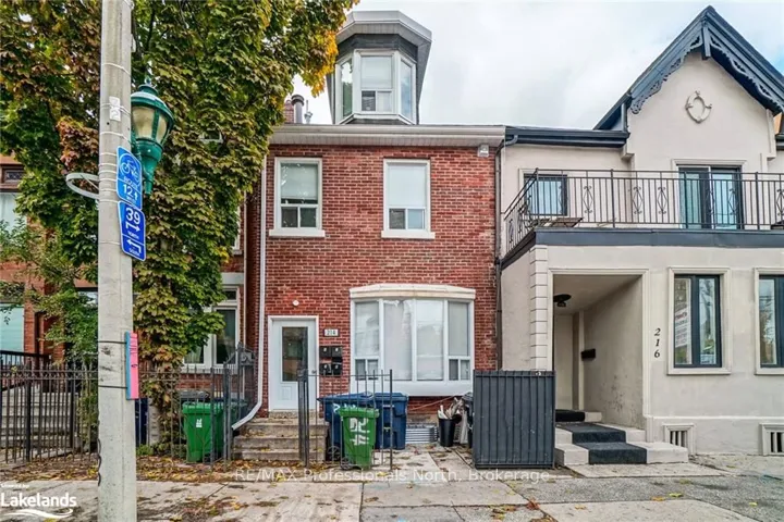 214  Gerrard E Street, Toronto C08, ON M5A 2E6