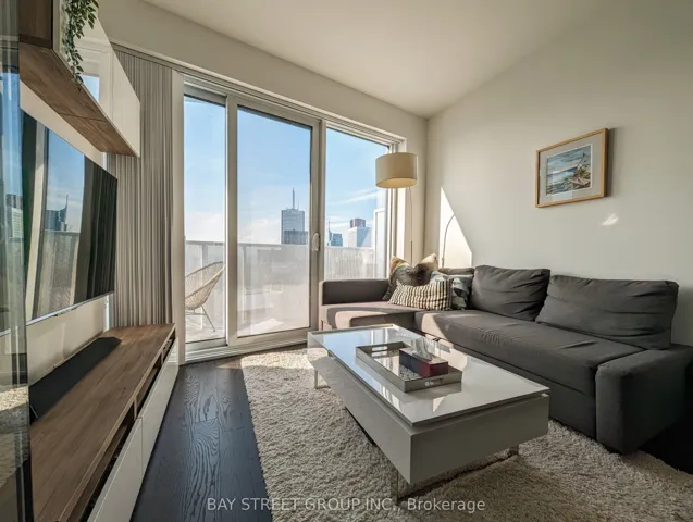 100  Harbour  Street, Toronto C01, ON M5J 0B5