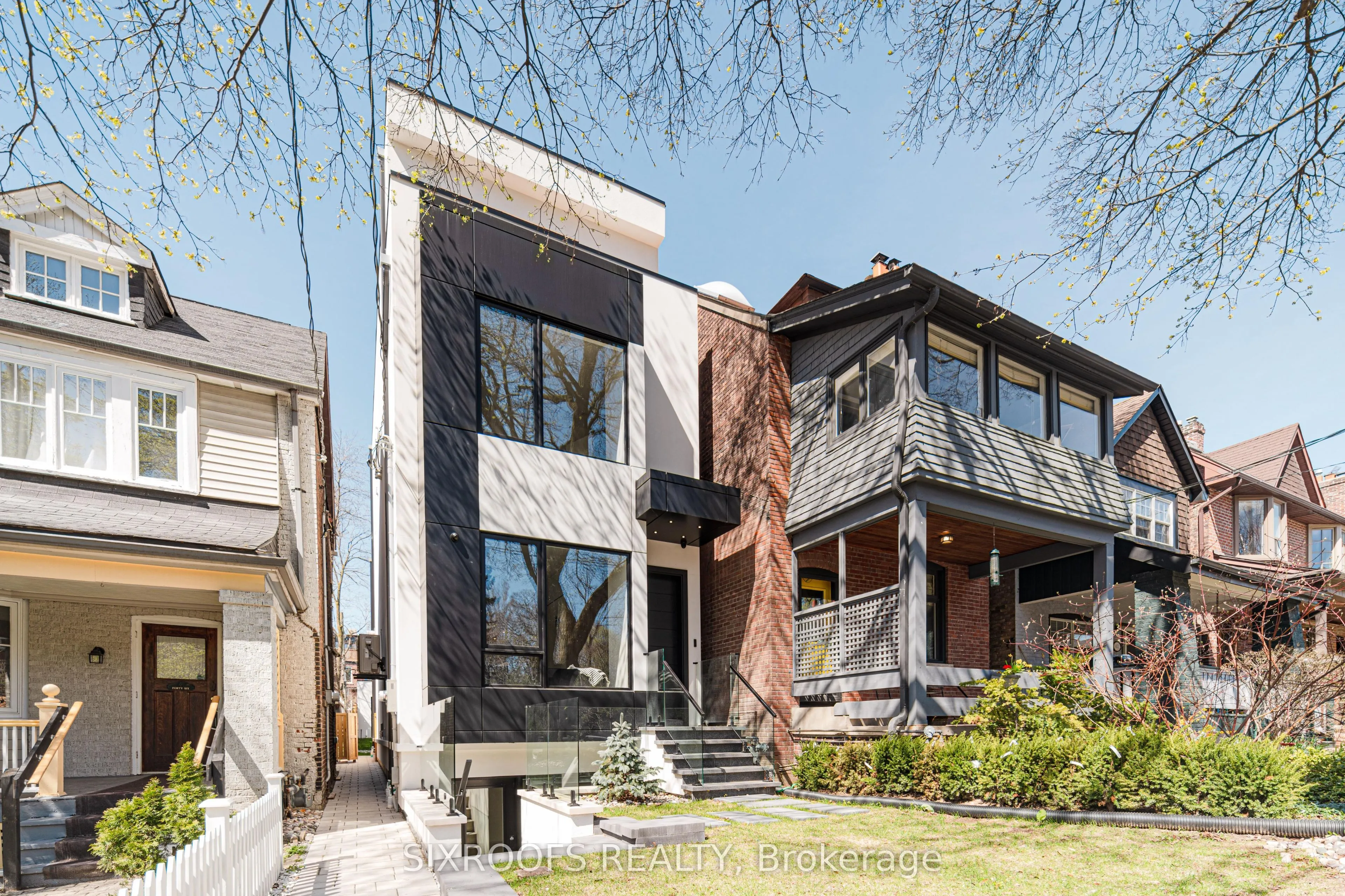 Detached Home For Sale | C12884412