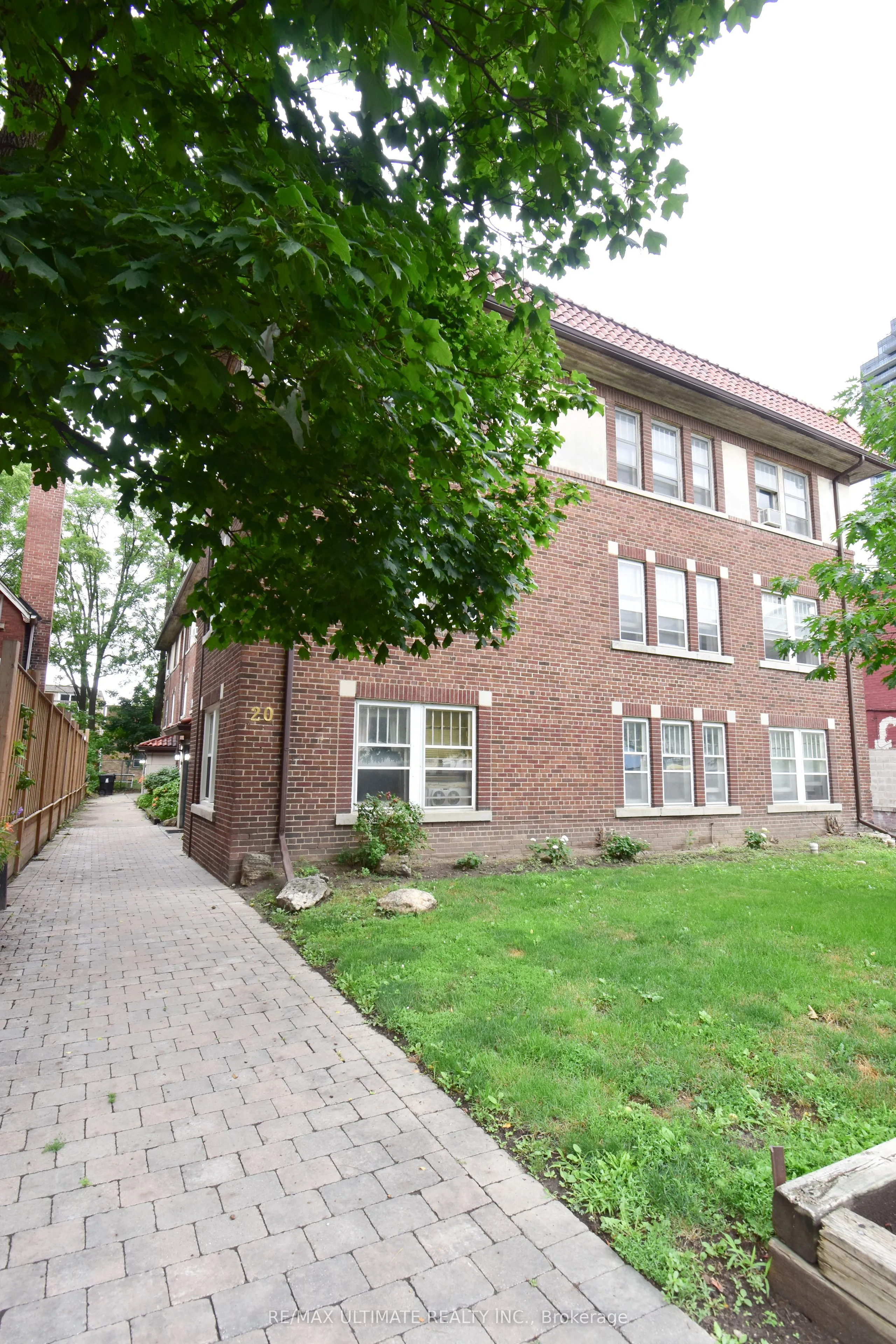 Multiplex For Lease | C12892996