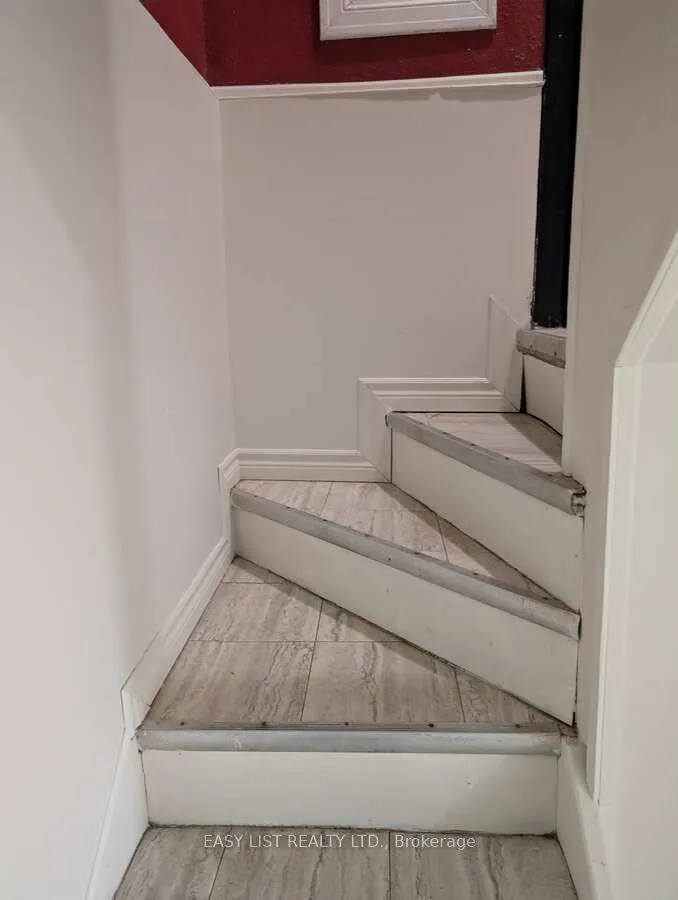 Detached Home For Lease | C12893136