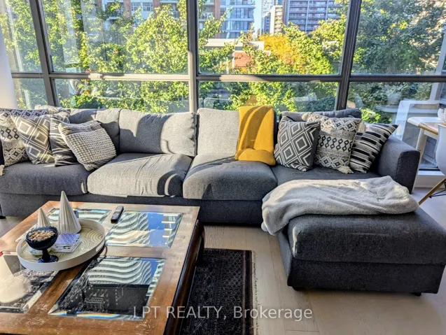 281  Mutual  Street, Toronto C08, ON M4Y 3C4