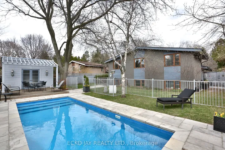 61  Lacewood  Crescent, Toronto C13, ON M3A 2Z3