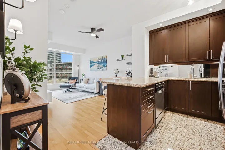 628  Fleet  Street, Toronto C01, ON M5V 1A8