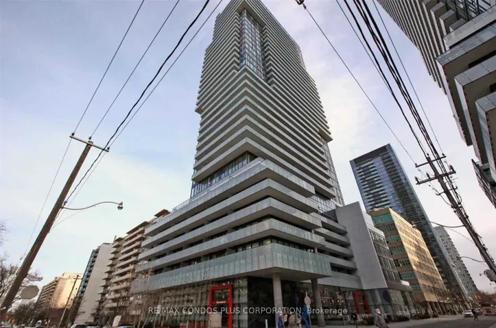 185  Roehampton  Avenue, Toronto C10, ON M4P 2K5