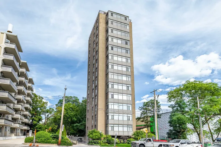 423  Avenue  Road, Toronto C02, ON M4V 2H7