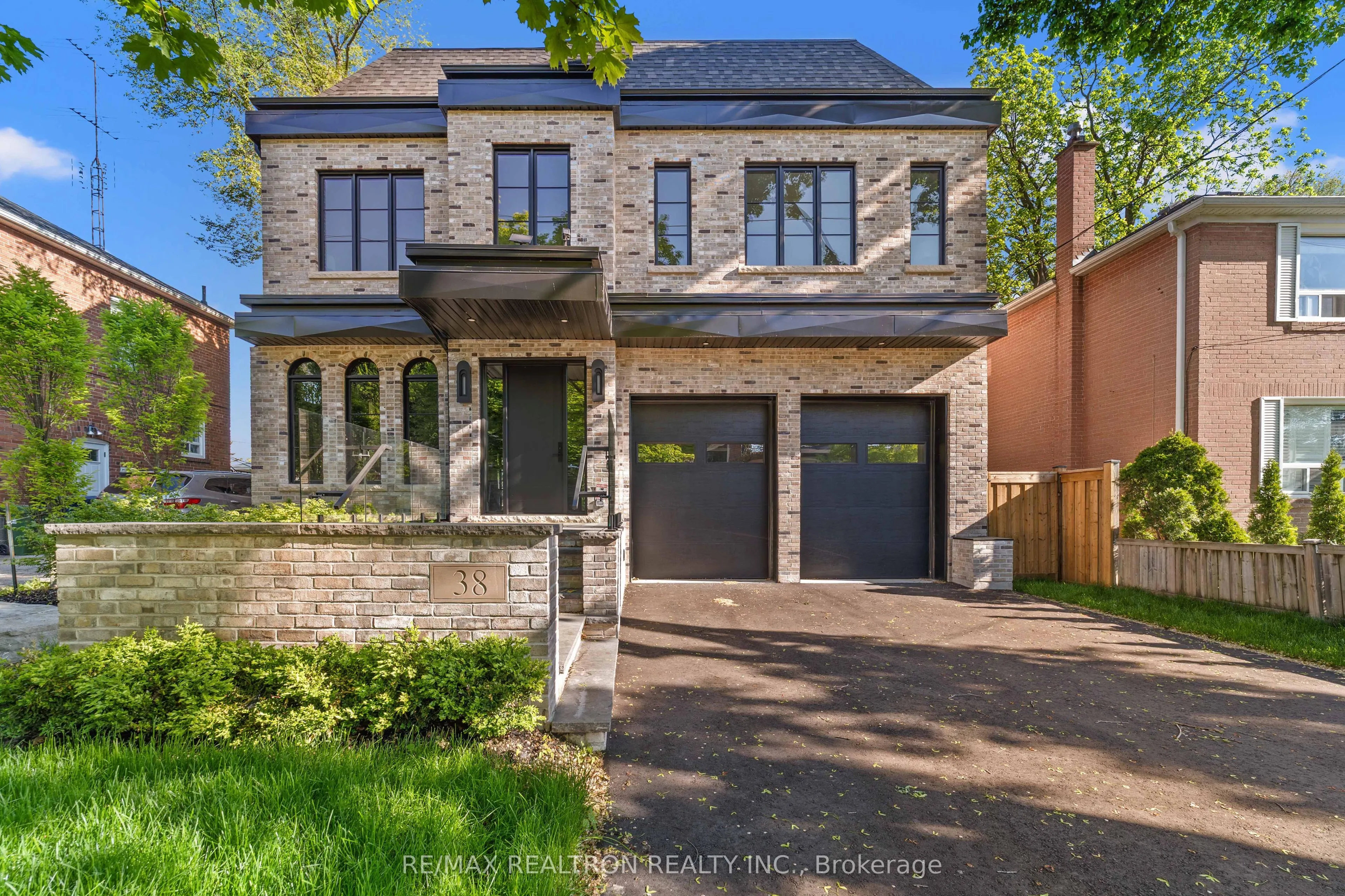 Detached Home For Sale | C12927588