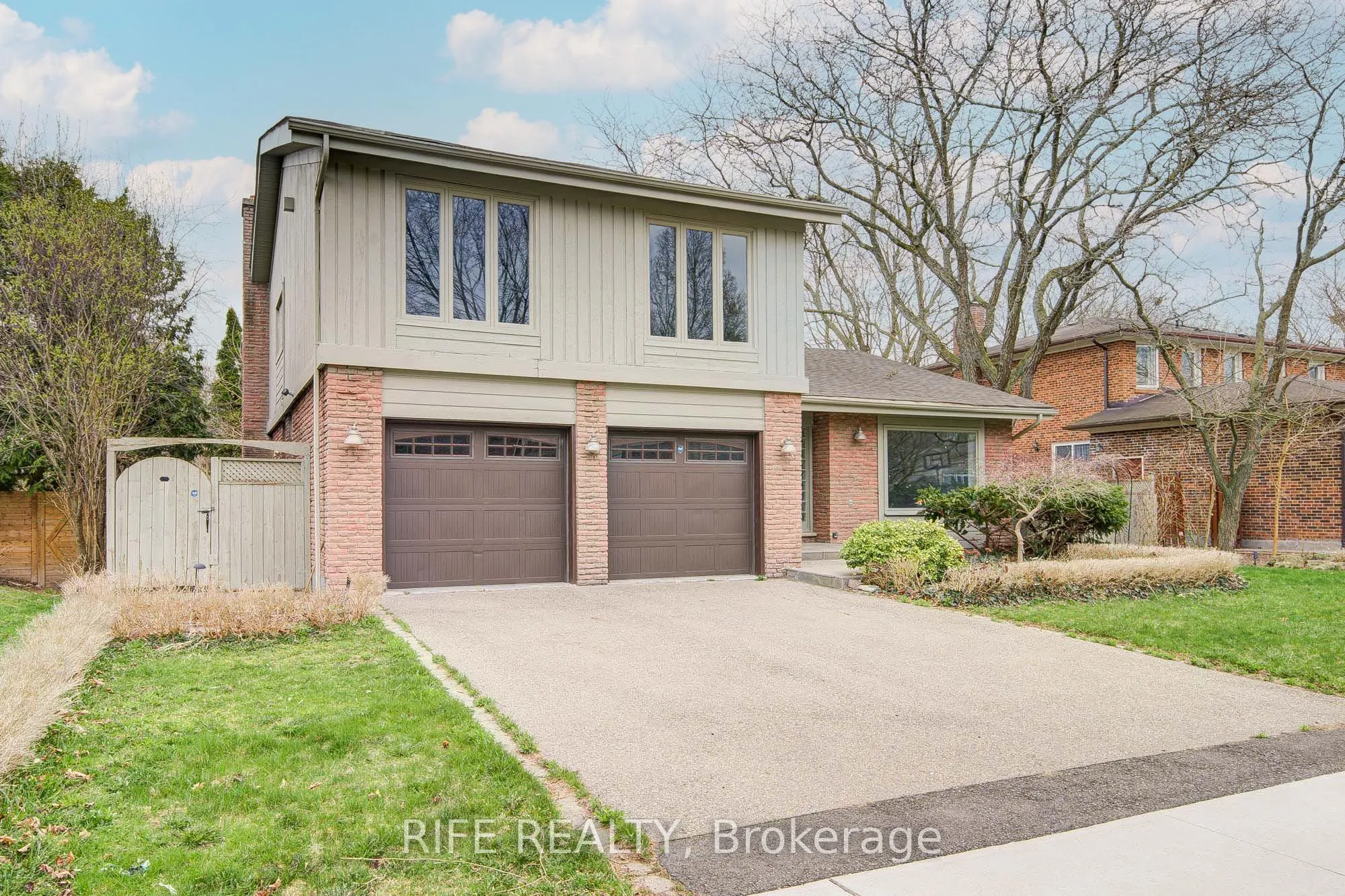 Detached Home For Sale | C12931164