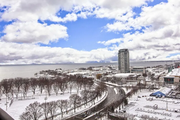 Your View!!First Class Ticket to Air Show