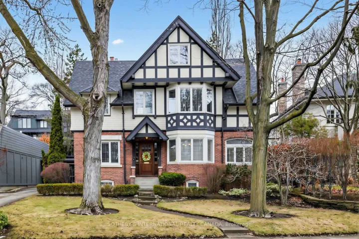 136  Roxborough  Drive, Toronto C09, ON M4W 1X4