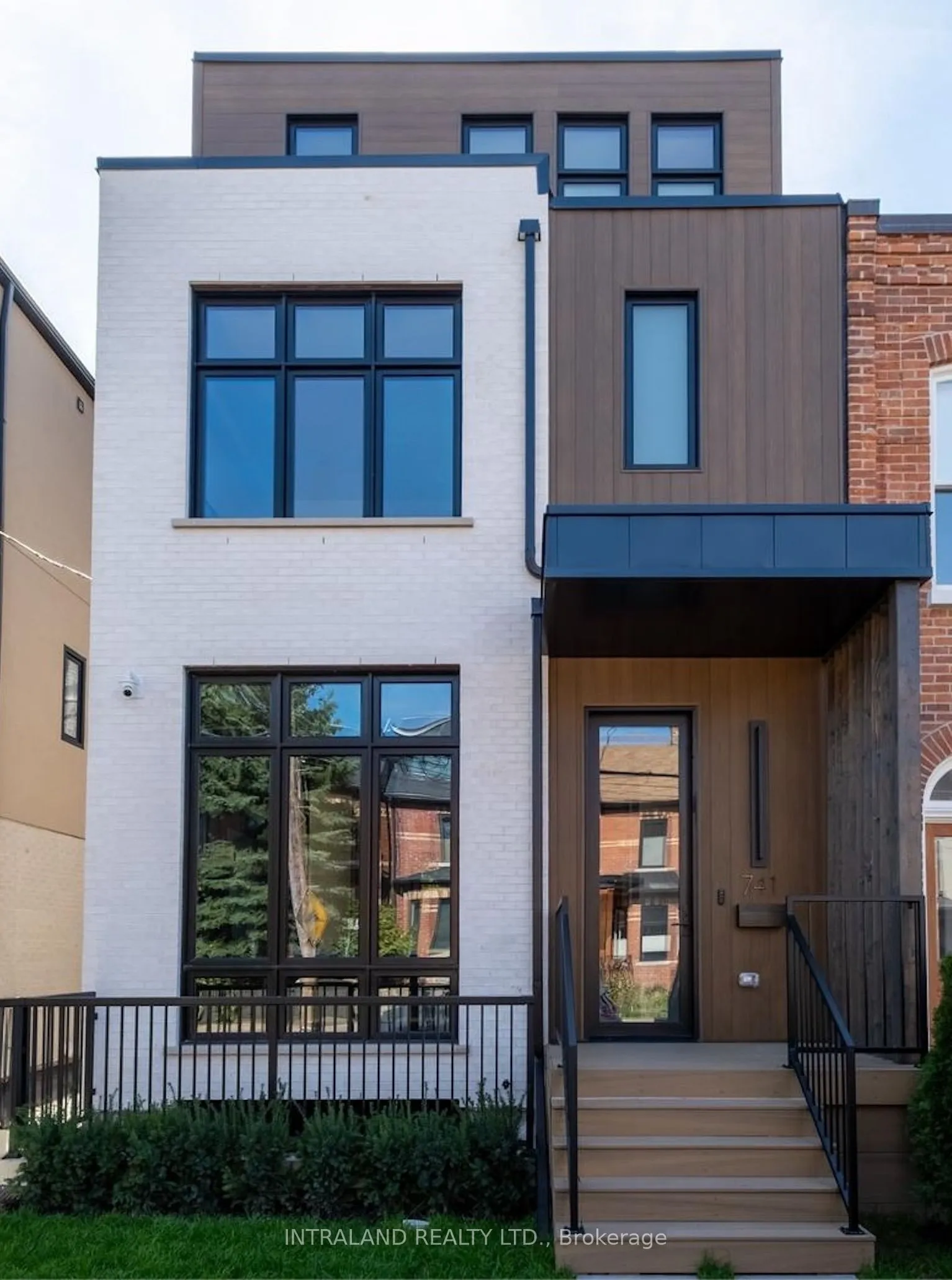 Detached Home For Sale | C12942474