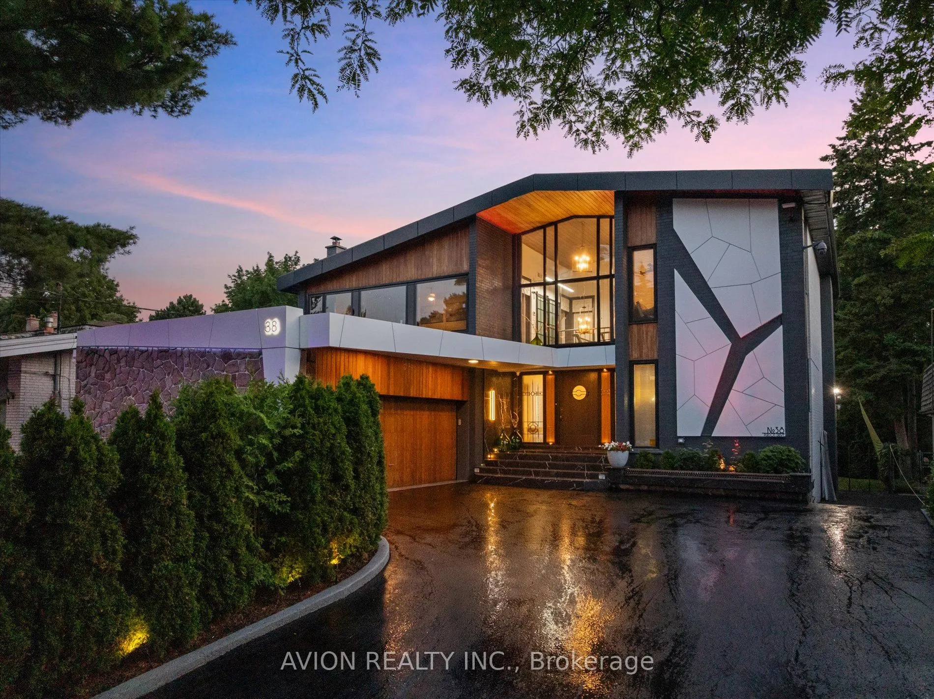 Detached Home For Sale | C12956078