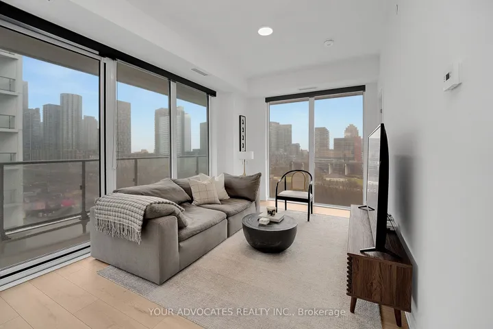 9  Tecumseth  Street, Toronto C01, ON M5G 3V4