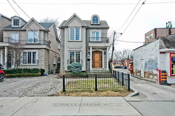 7  Roslin  Avenue, Toronto C04, ON M4N 1Y8
