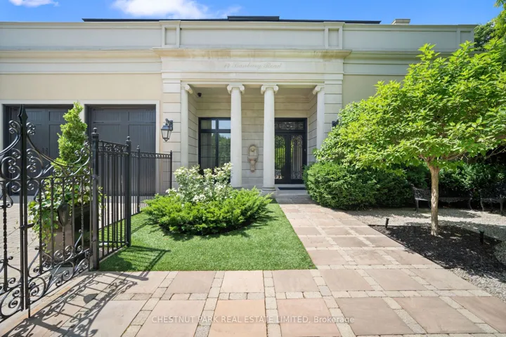 14  Banbury  Road, Toronto C13, ON M3B 2K4