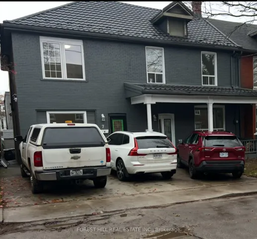 7  Ellsworth  Avenue, Toronto C02, ON M6G 2K4