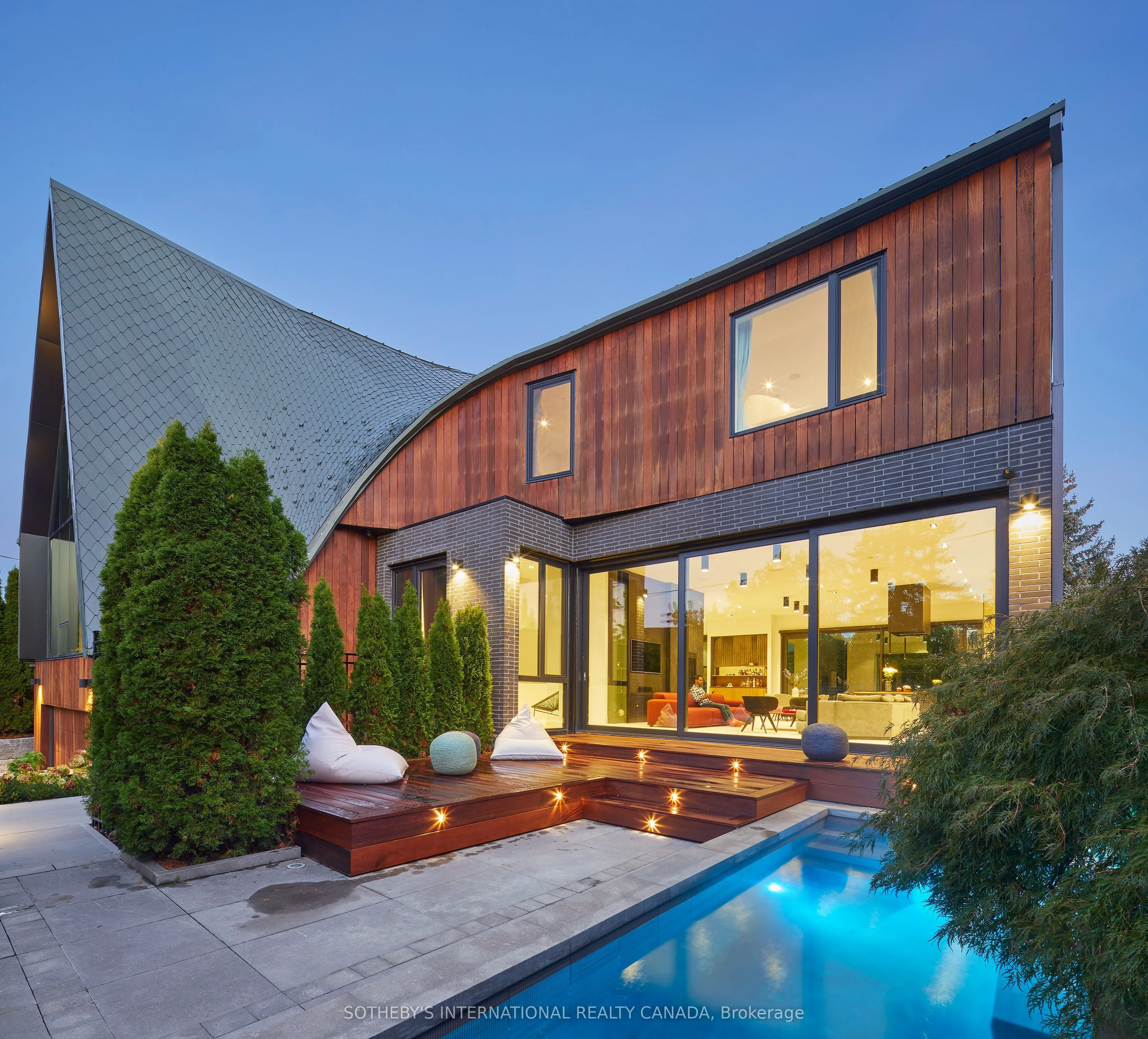 Detached Home For Sale | C12971352
