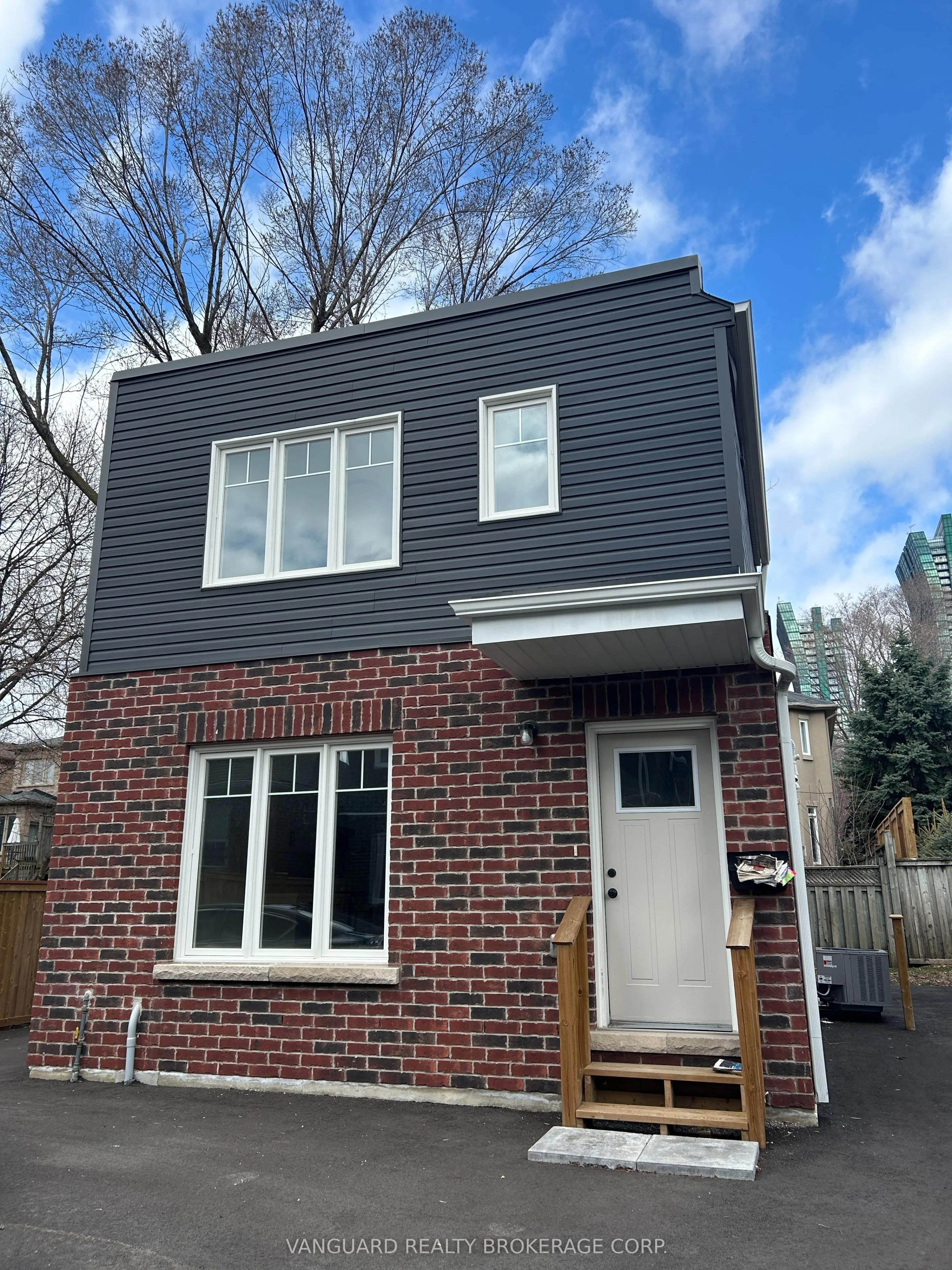 Detached Home For Lease | C12972120