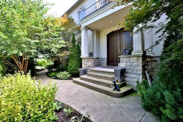 28  Clarkhill  Street, Toronto C07, ON M2R 2G7