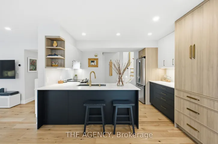 208  Niagara  Street, Toronto C01, ON M6J 3W5