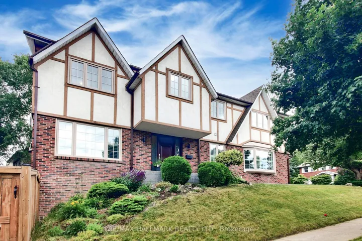 2  Butterfield  Drive, Toronto C13, ON M3A 2L8
