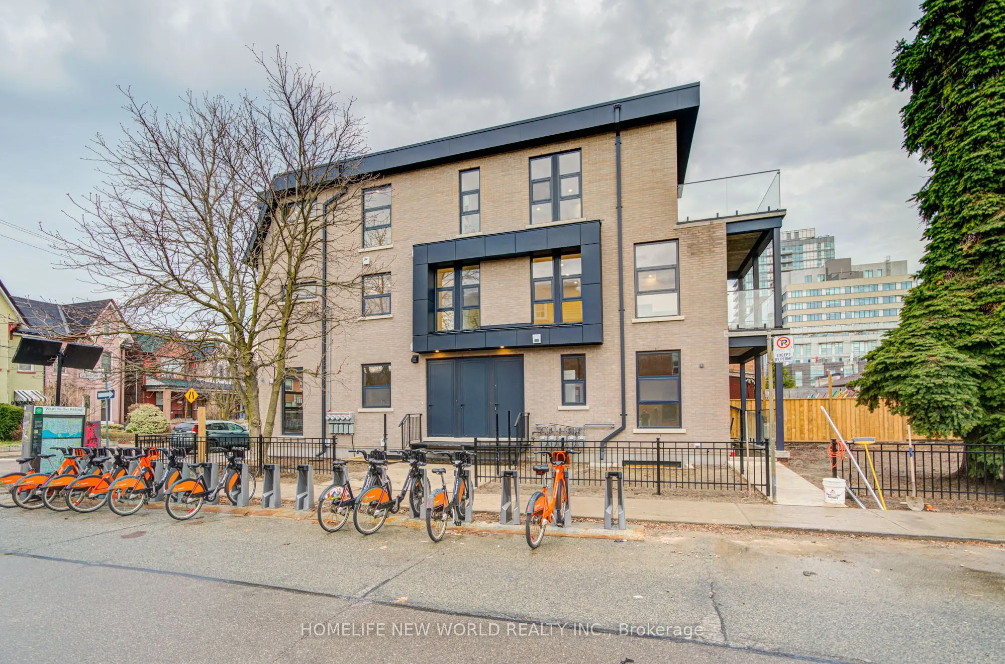 Multiplex For Lease | C12993222