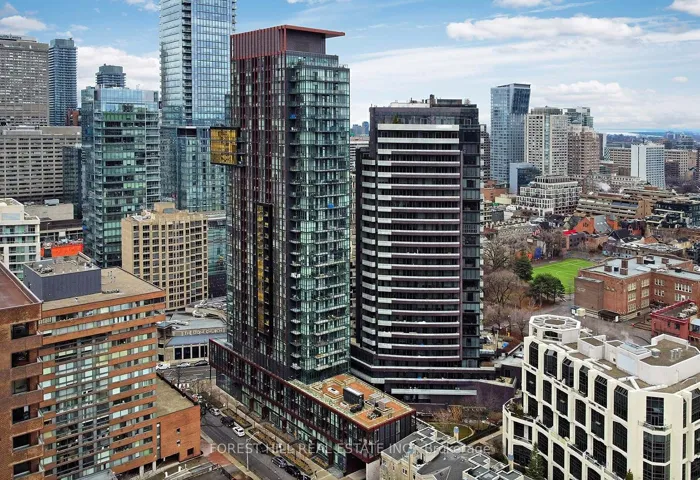 32  Davenport  Road, Toronto C02, ON M5R 0B5