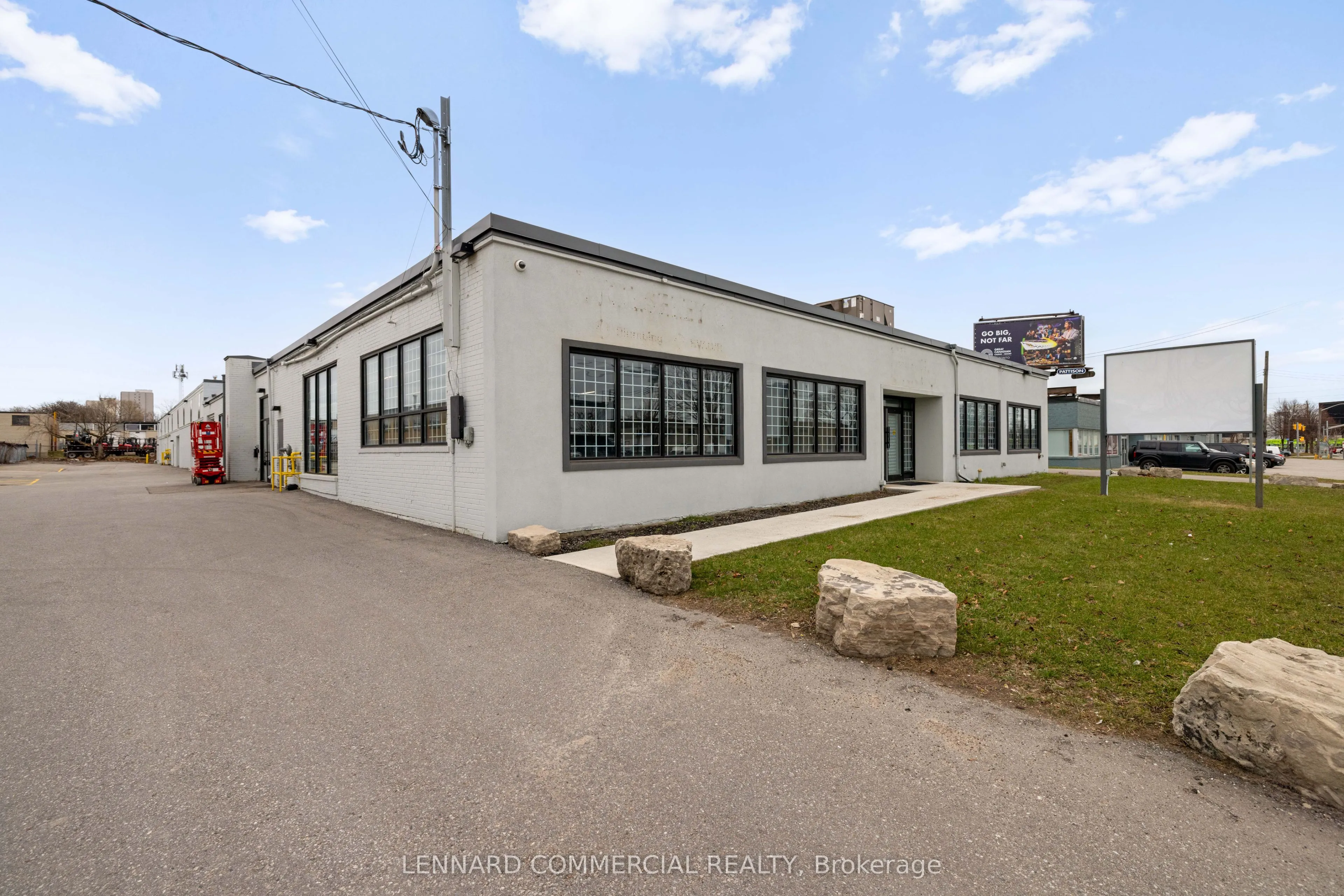 Industrial Property For Lease | C12998524