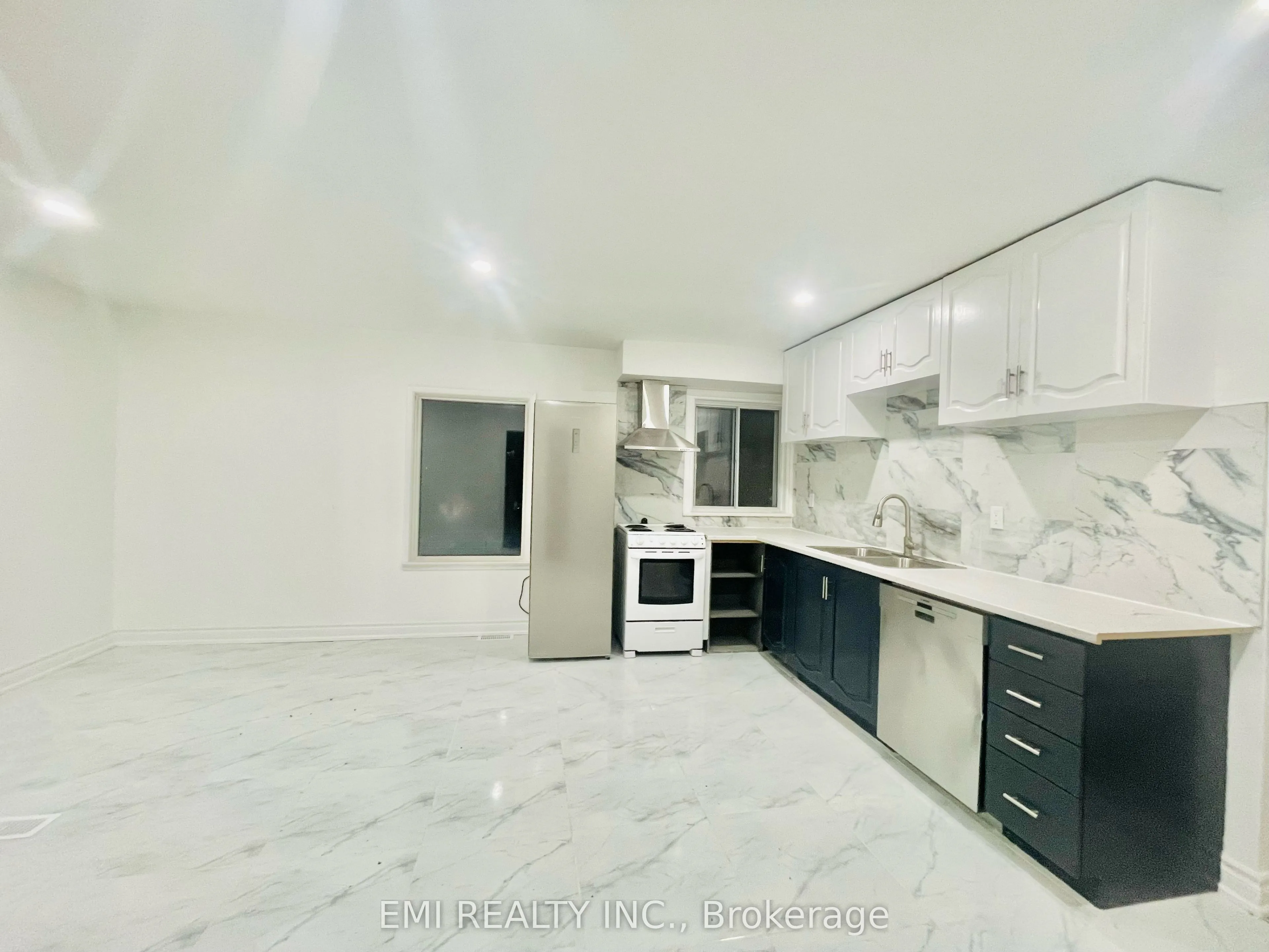 Detached Home For Lease | C12999018
