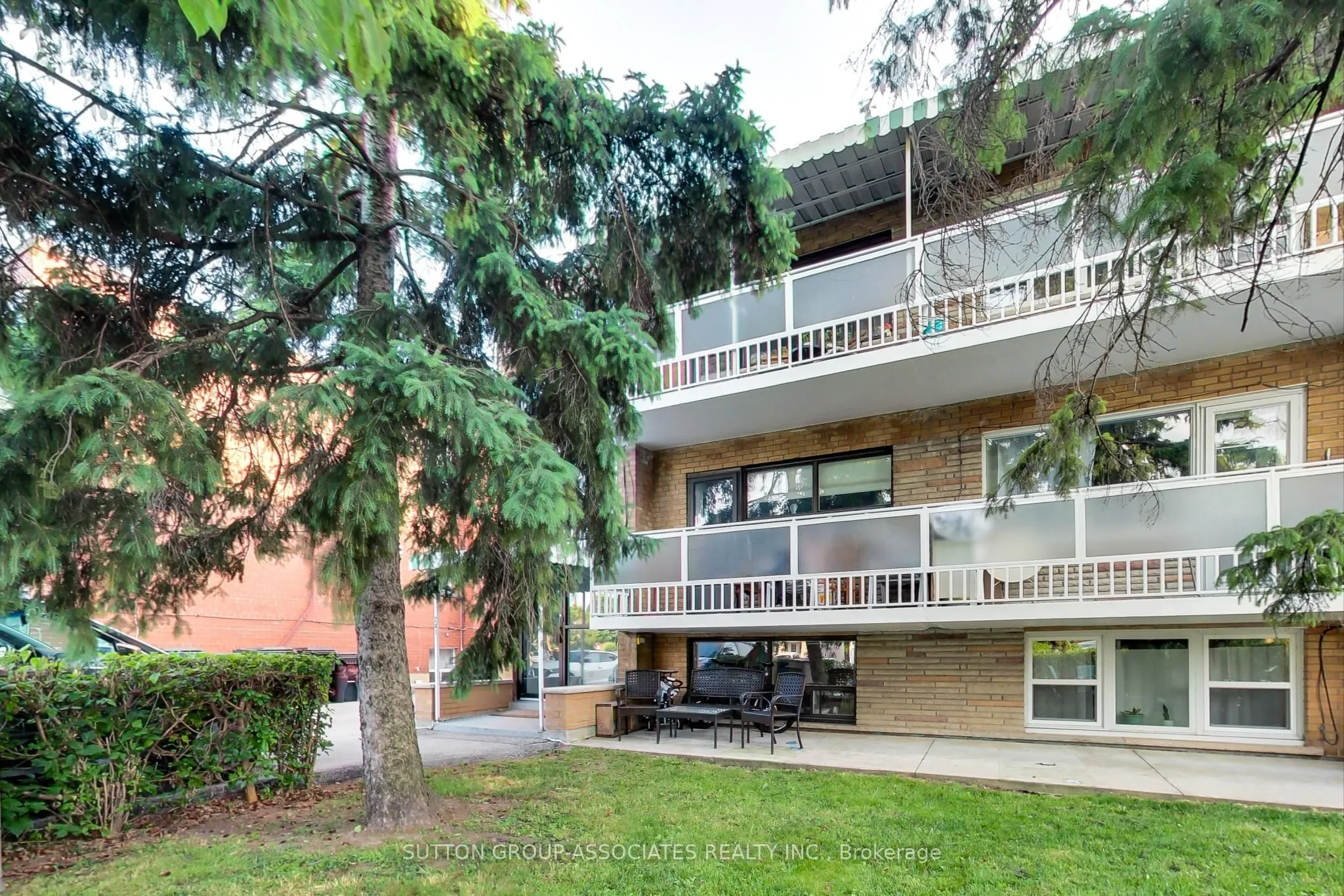 Triplex For Sale | C13006182
