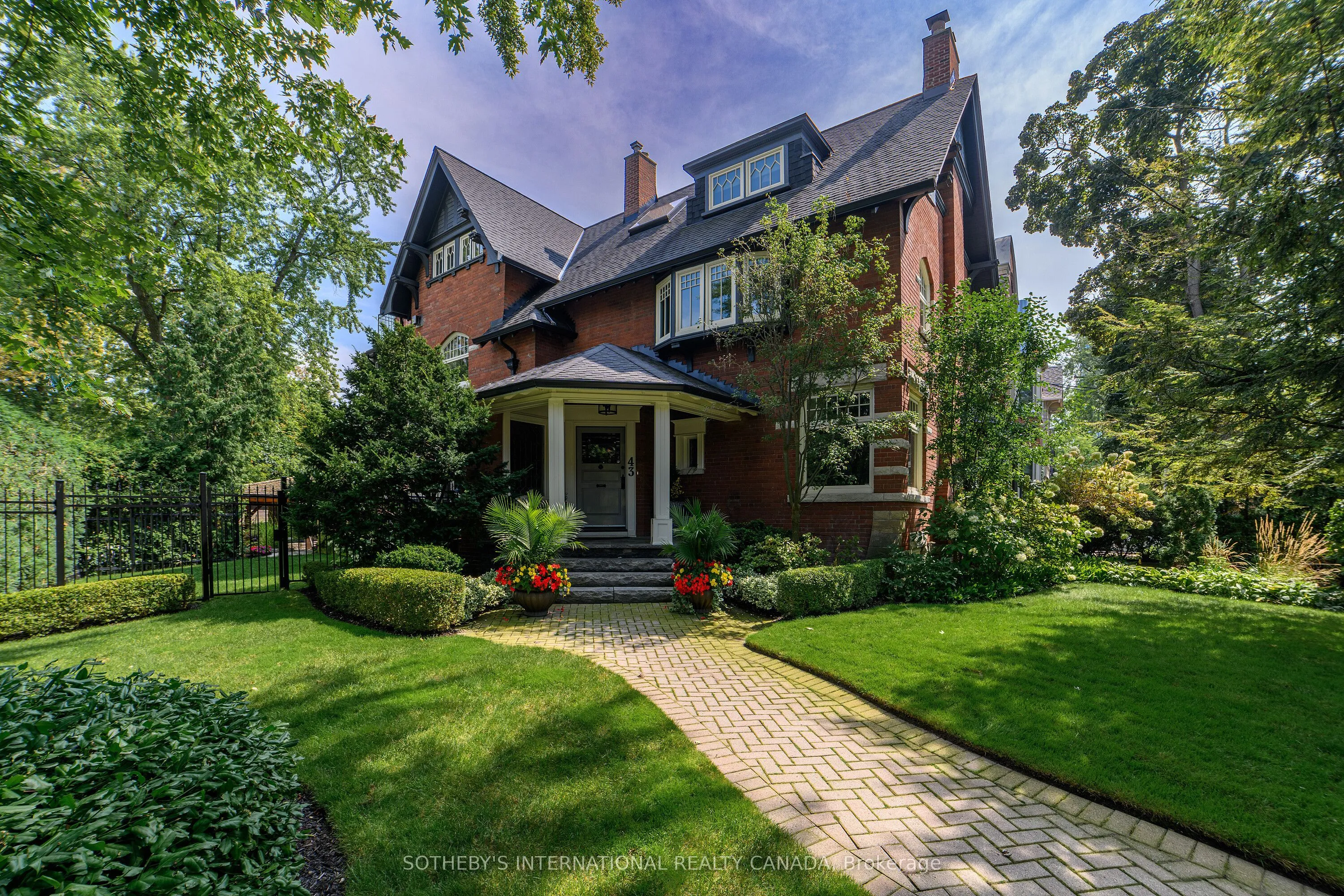 Detached Home For Sale | C13007580