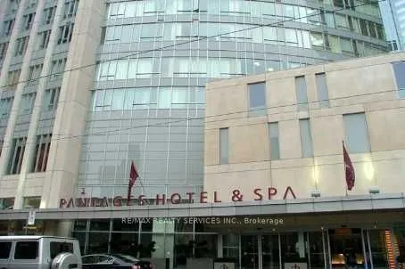 200 Victoria Street, Toronto C08, ON M5B 1V8