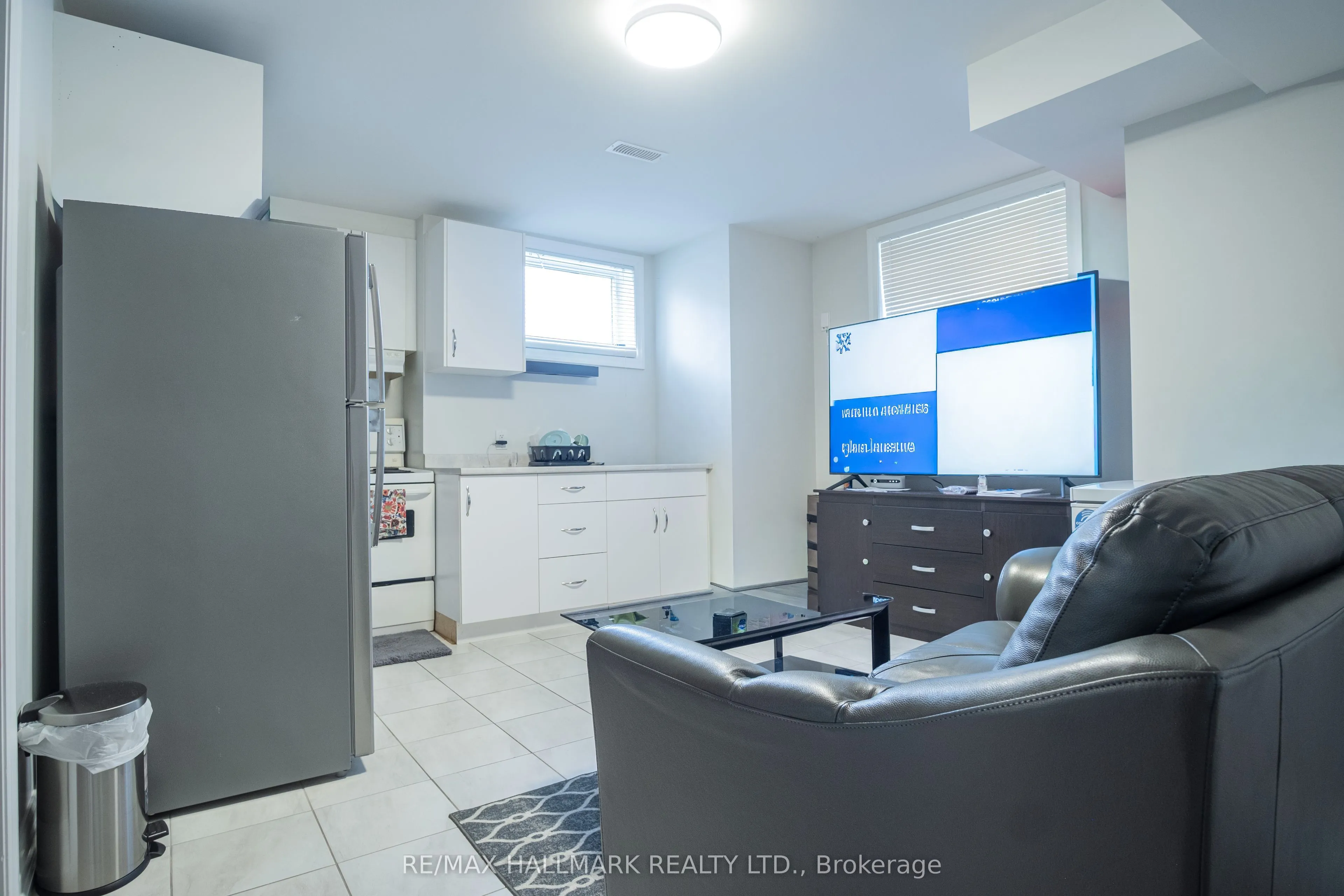 Detached Home For Lease | C13027844