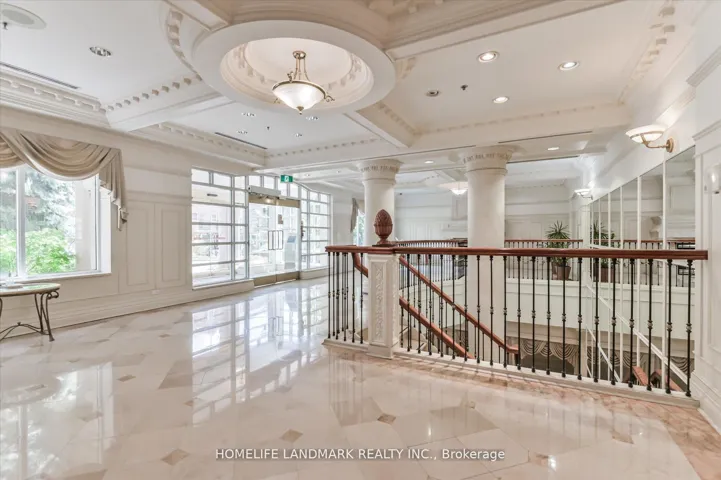 18  Sommerset  Way, Toronto C14, ON M2N 6X5