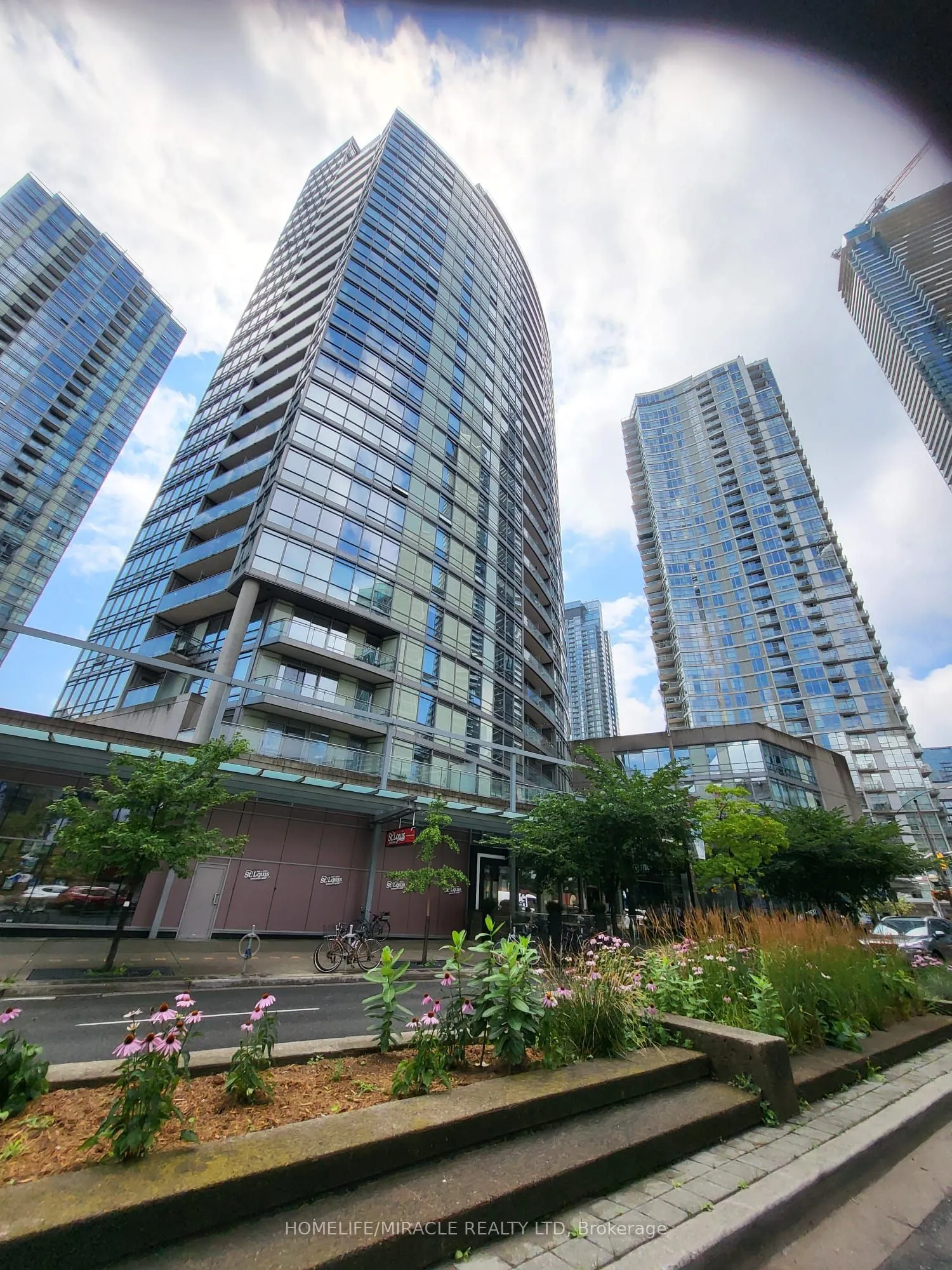 Room For Lease | C13043644