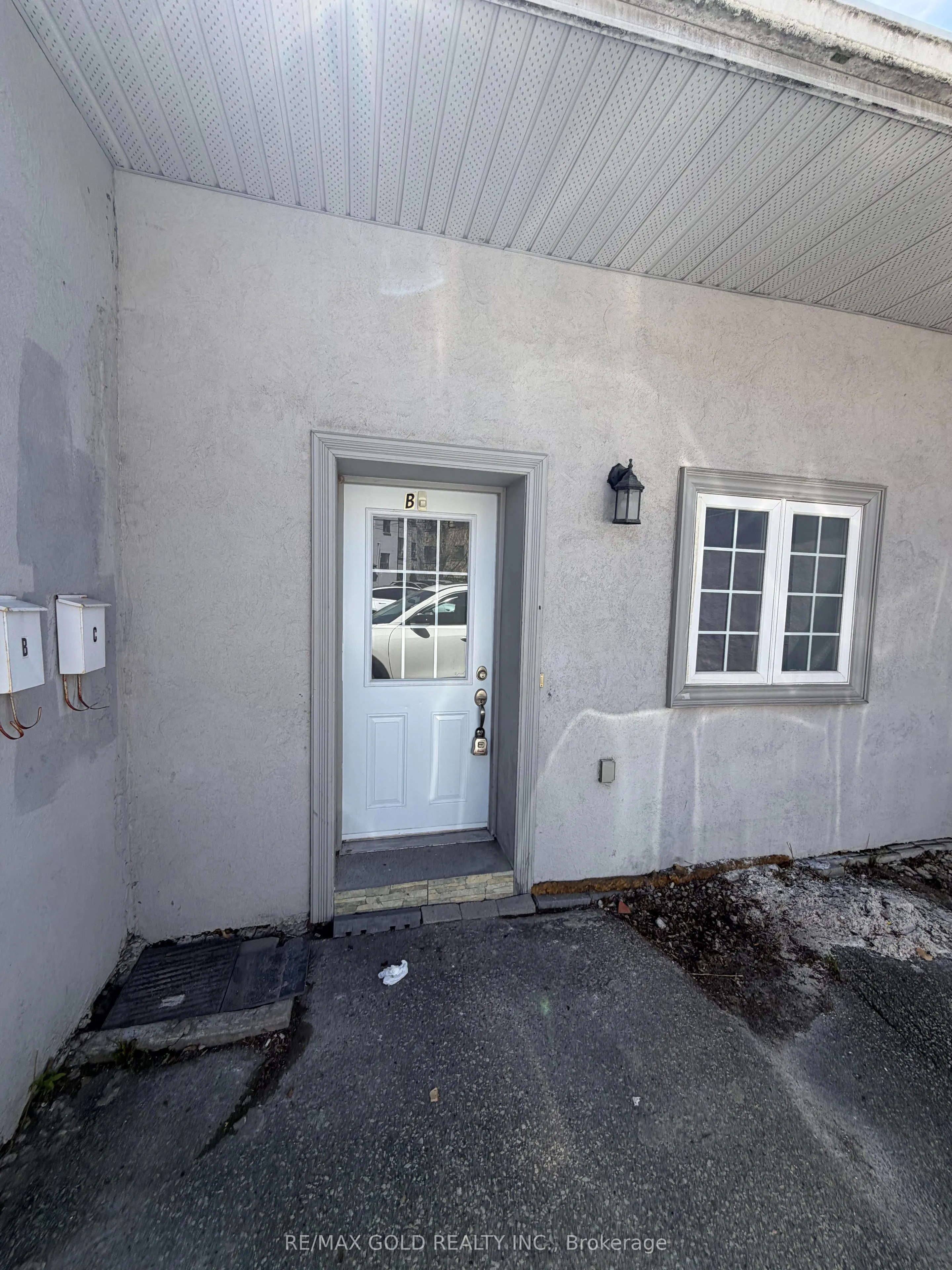Triplex For Lease | C13051406