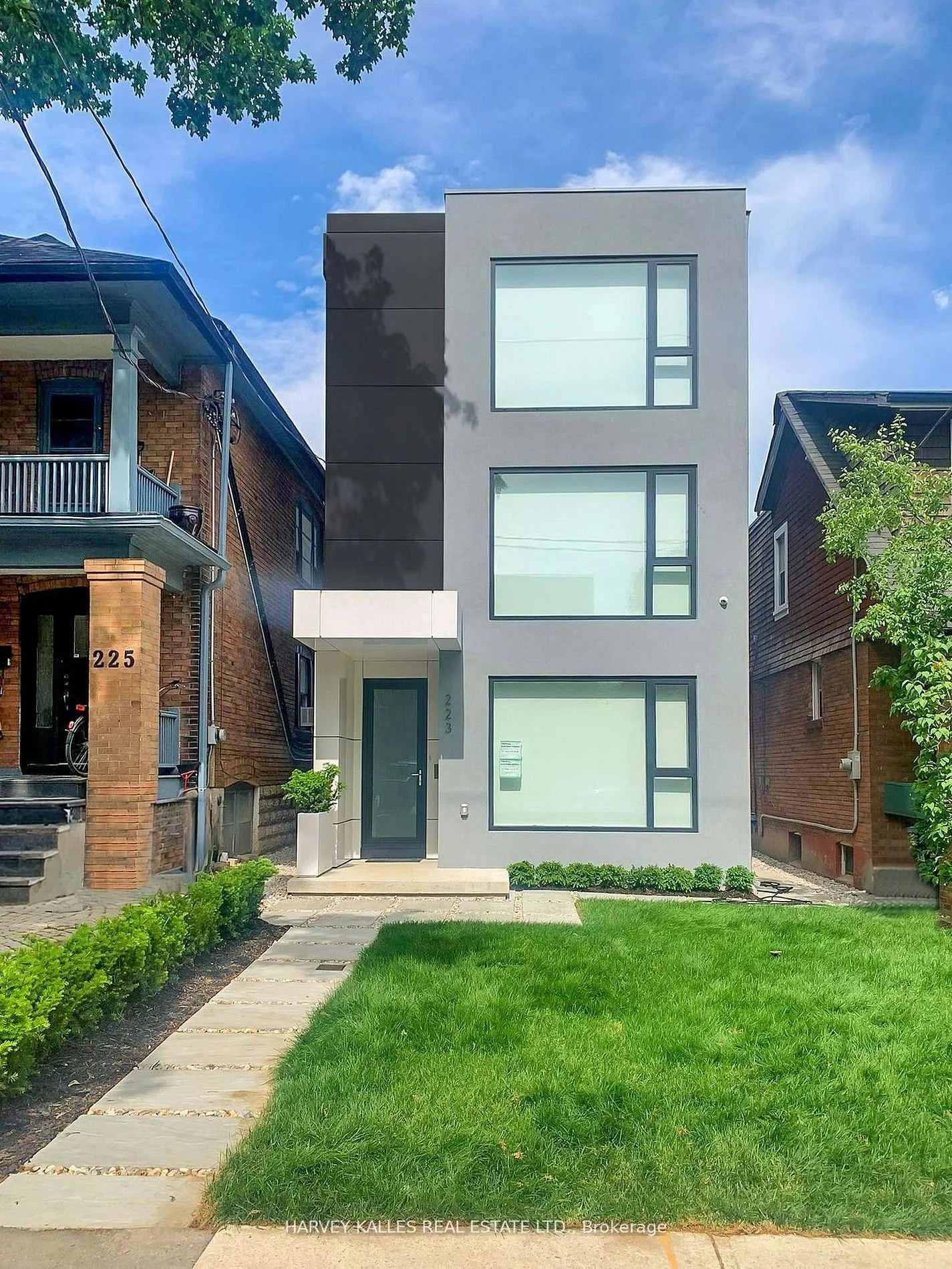 Detached Home For Sale | C13051772